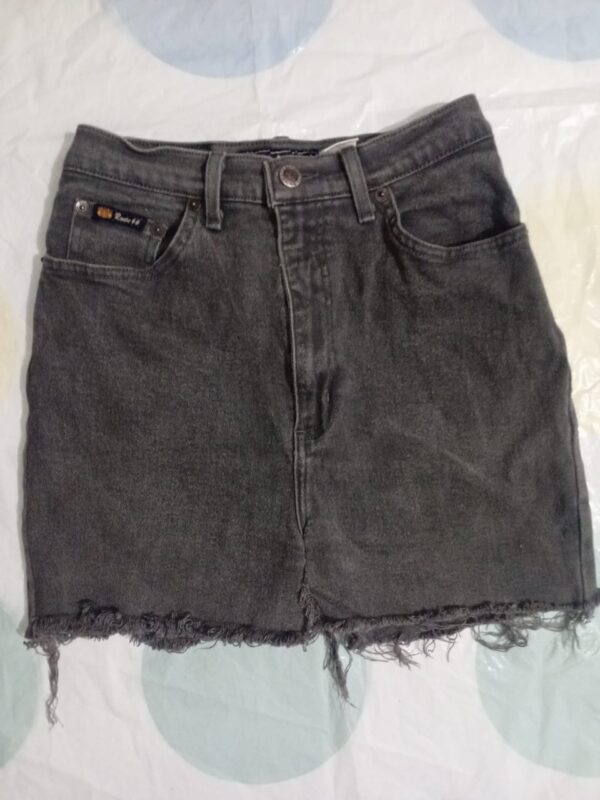 Falda gris